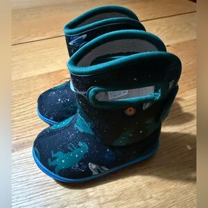 Bogs Kids Dinosaur Print Boots - Black and Teal